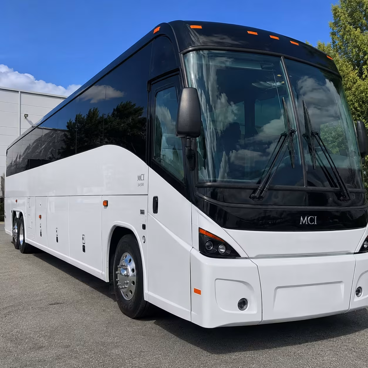 hotel to office shuttle buses for new orleans event weeks