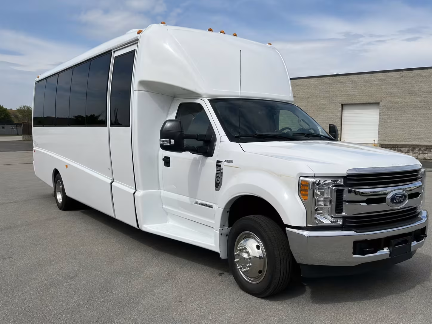 new orleans minibus rentals for elementary and middle school trips